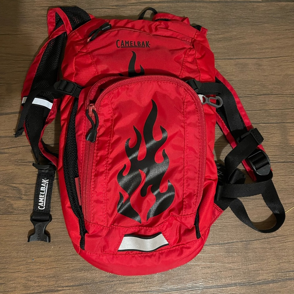 CAMELBAK MINI used in Mint condition -No stains